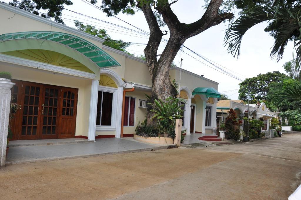 D'Lucky Garden Inn & Suites Tiniguiban Экстерьер фото