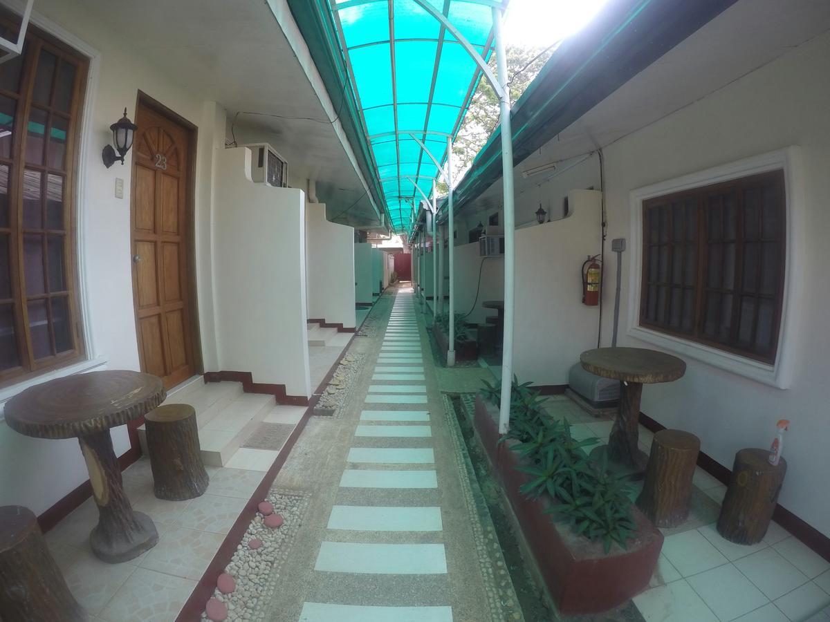 D'Lucky Garden Inn & Suites Tiniguiban Экстерьер фото