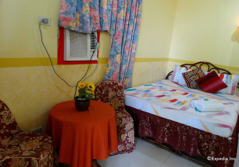 D'Lucky Garden Inn & Suites Tiniguiban Экстерьер фото