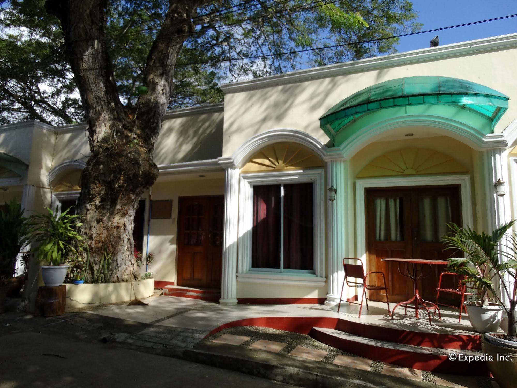 D'Lucky Garden Inn & Suites Tiniguiban Экстерьер фото