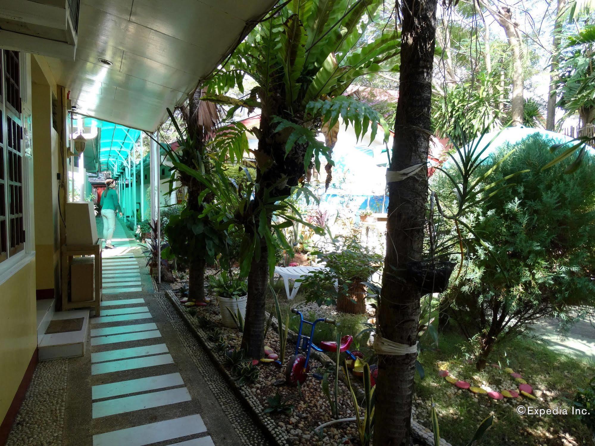 D'Lucky Garden Inn & Suites Tiniguiban Экстерьер фото