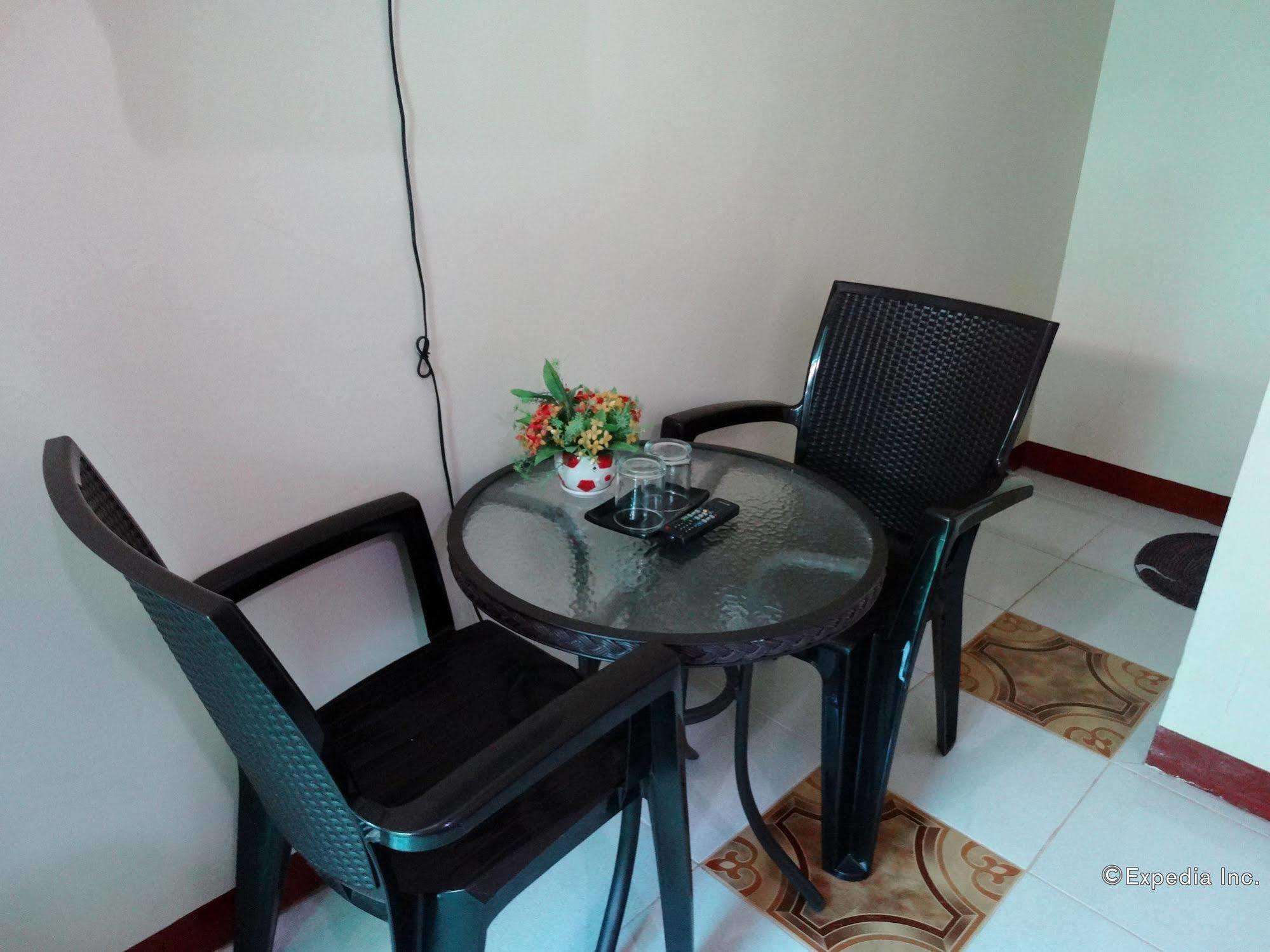 D'Lucky Garden Inn & Suites Tiniguiban Экстерьер фото