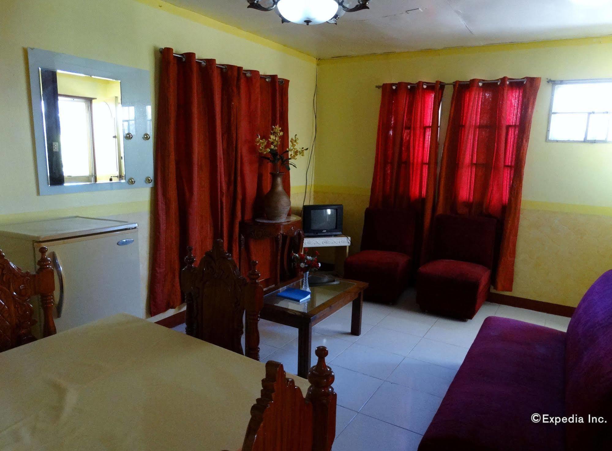 D'Lucky Garden Inn & Suites Tiniguiban Экстерьер фото