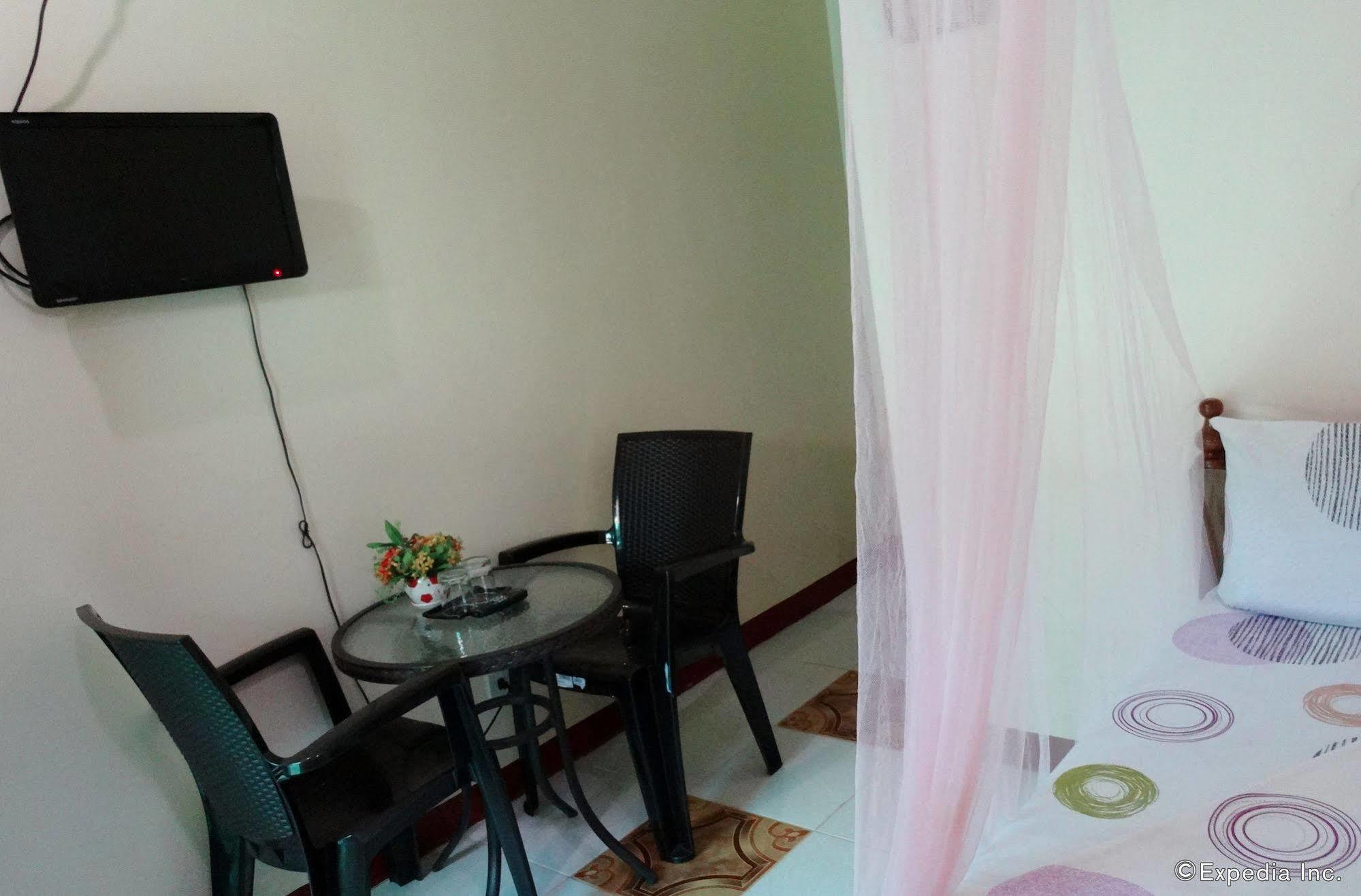 D'Lucky Garden Inn & Suites Tiniguiban Экстерьер фото