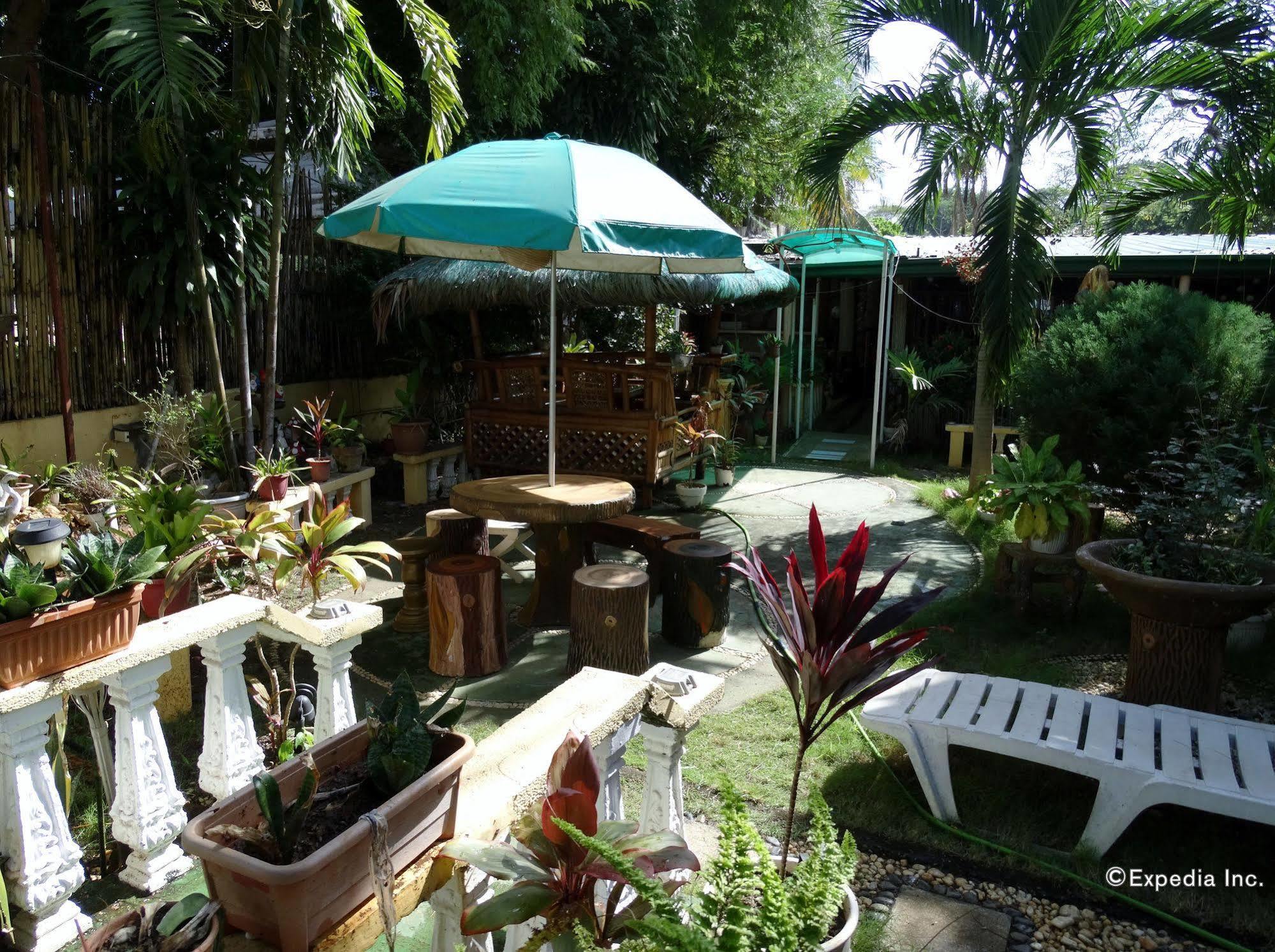 D'Lucky Garden Inn & Suites Tiniguiban Экстерьер фото