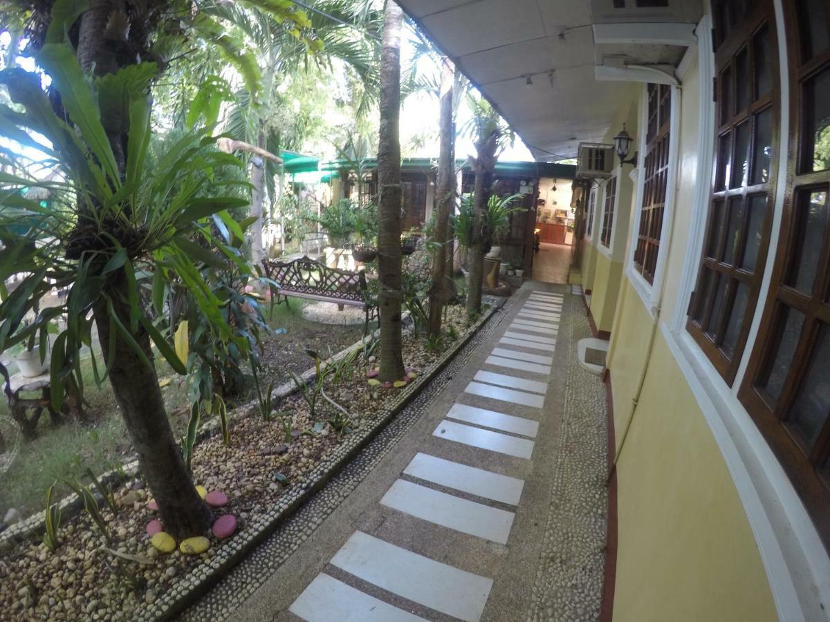 D'Lucky Garden Inn & Suites Tiniguiban Экстерьер фото